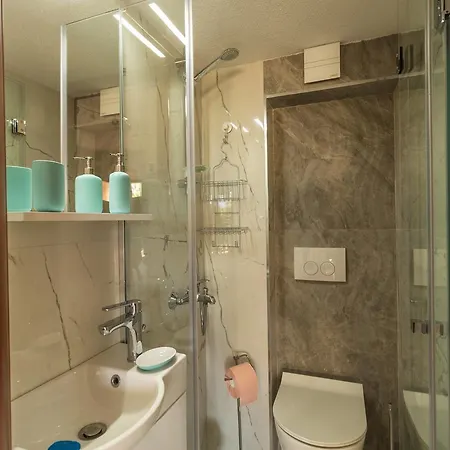 Alexger Seaview House *